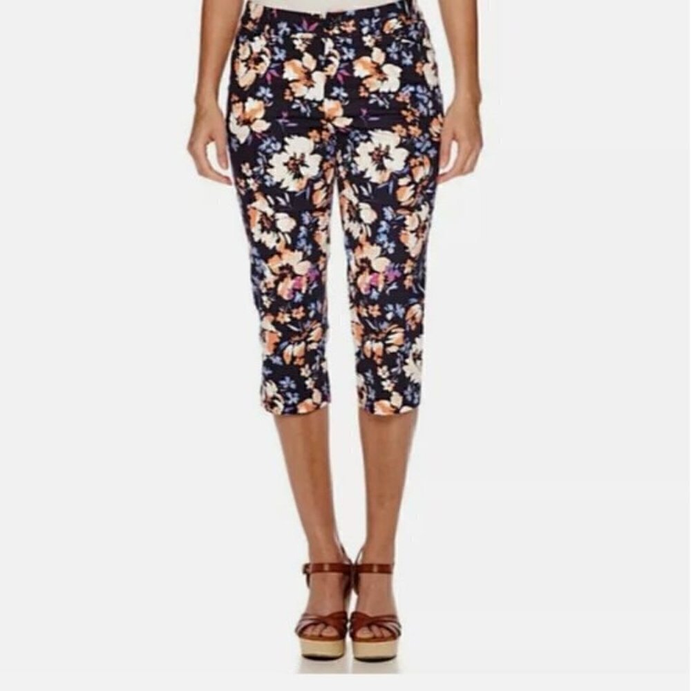 NEW St. John's Bay Blue Multi Floral Capri Cropped Pants 14
